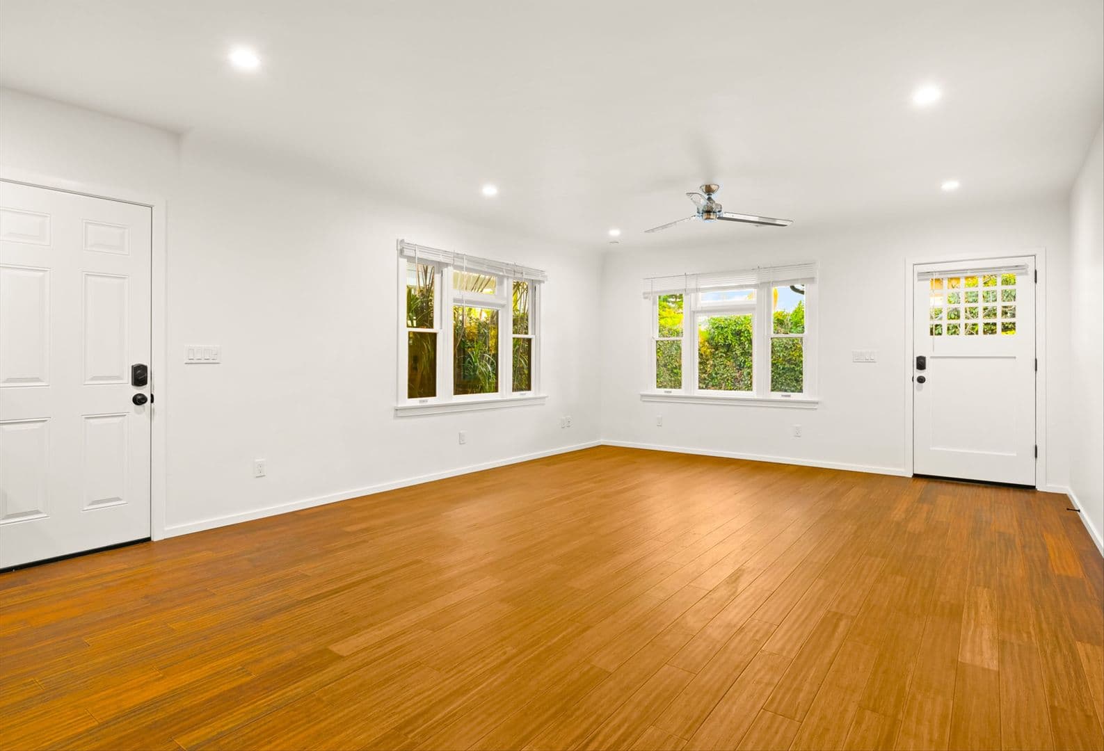 Santa Barbara Apartment: 1001 & 1003 Neil Park Avenue