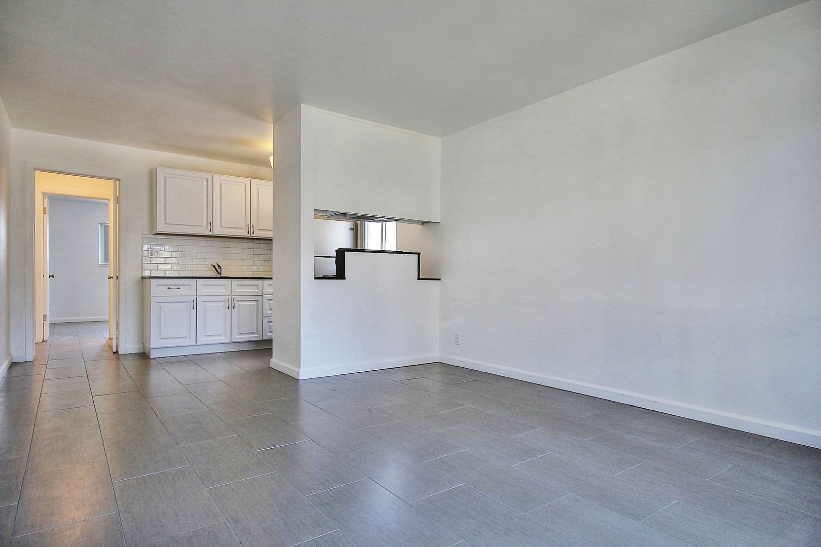 Goleta Apartment: 6503 Seville Road