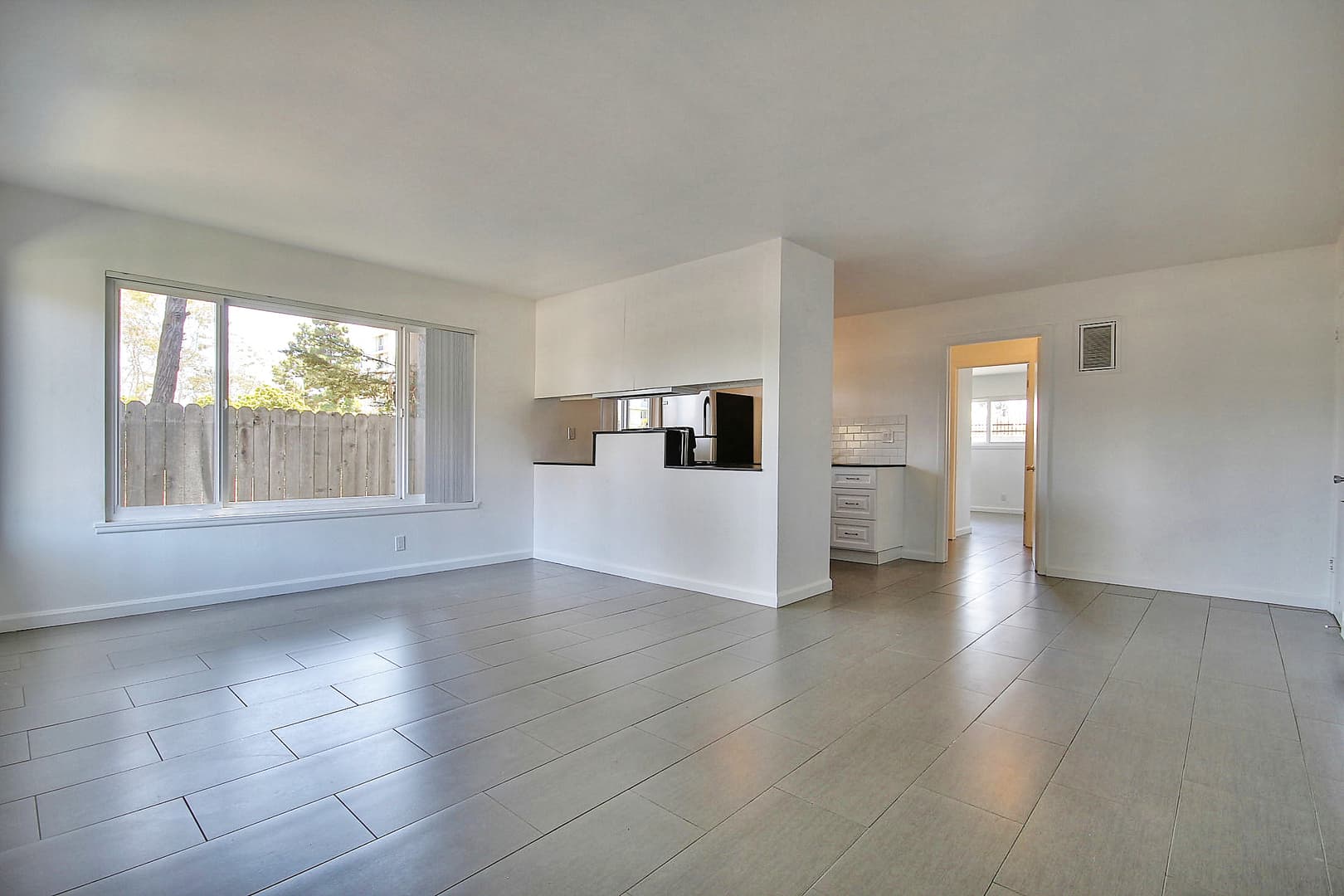 Goleta Apartment: 6503 Seville Road