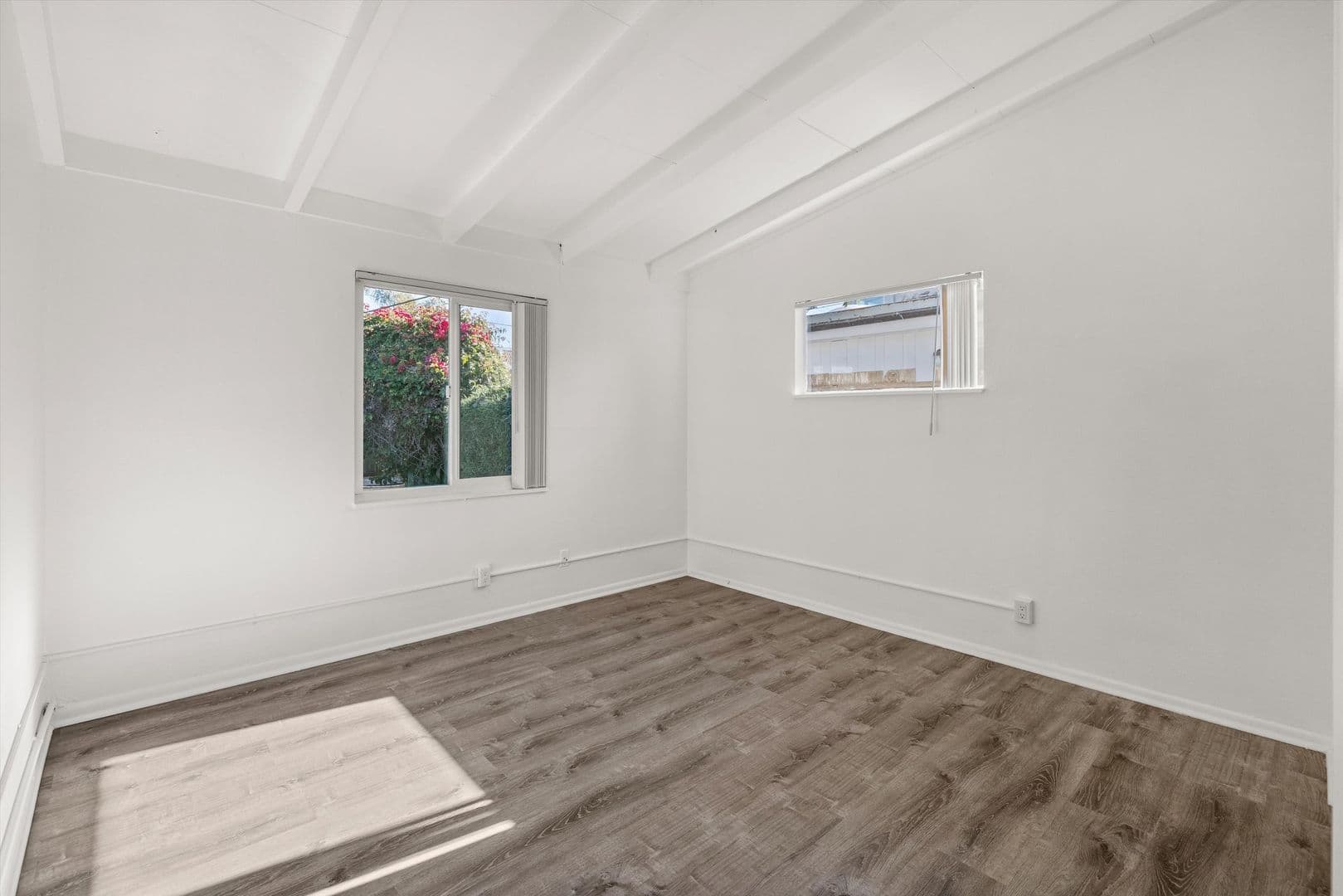 Goleta Apartment: 6648 Del Playa