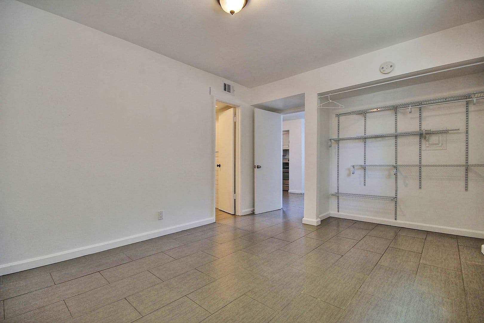 Goleta Apartment: 6514 El Nido