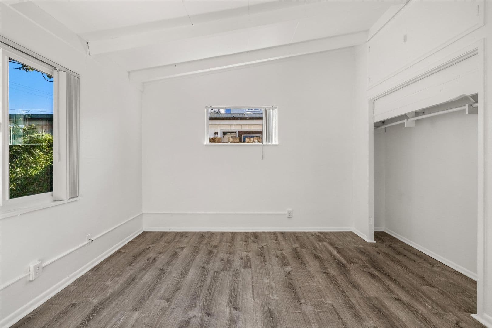 Goleta Apartment: 6648 Del Playa