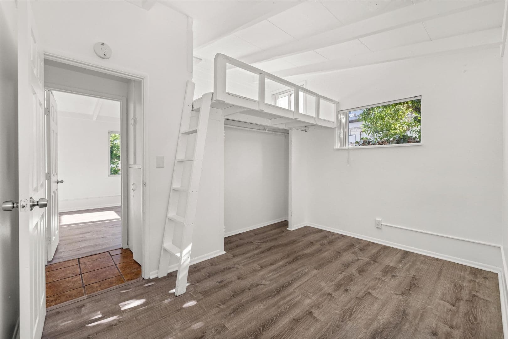 Goleta Apartment: 6648 Del Playa