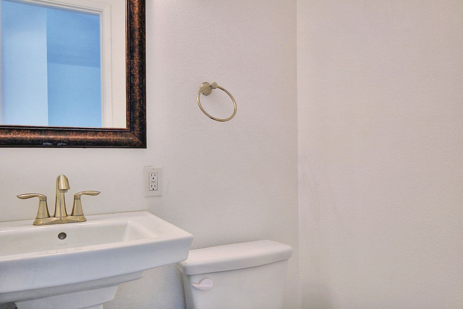 Goleta Apartment: 6591 Seville