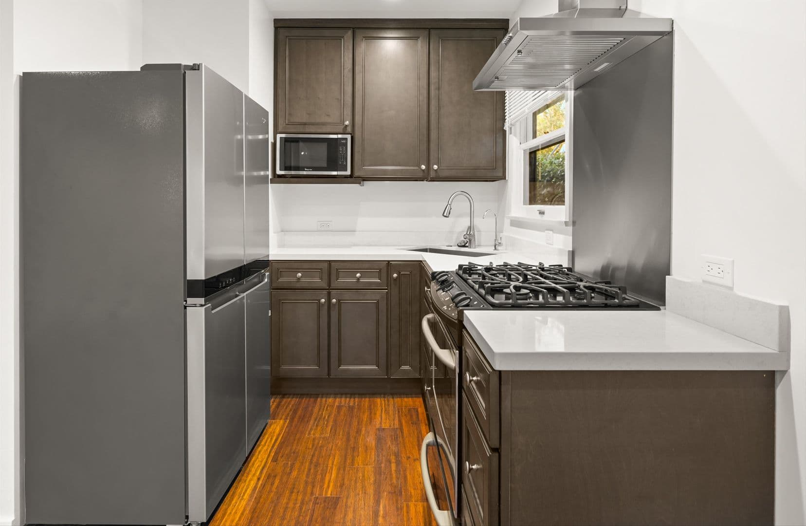 Santa Barbara Apartment: 1001 & 1003 Neil Park Avenue
