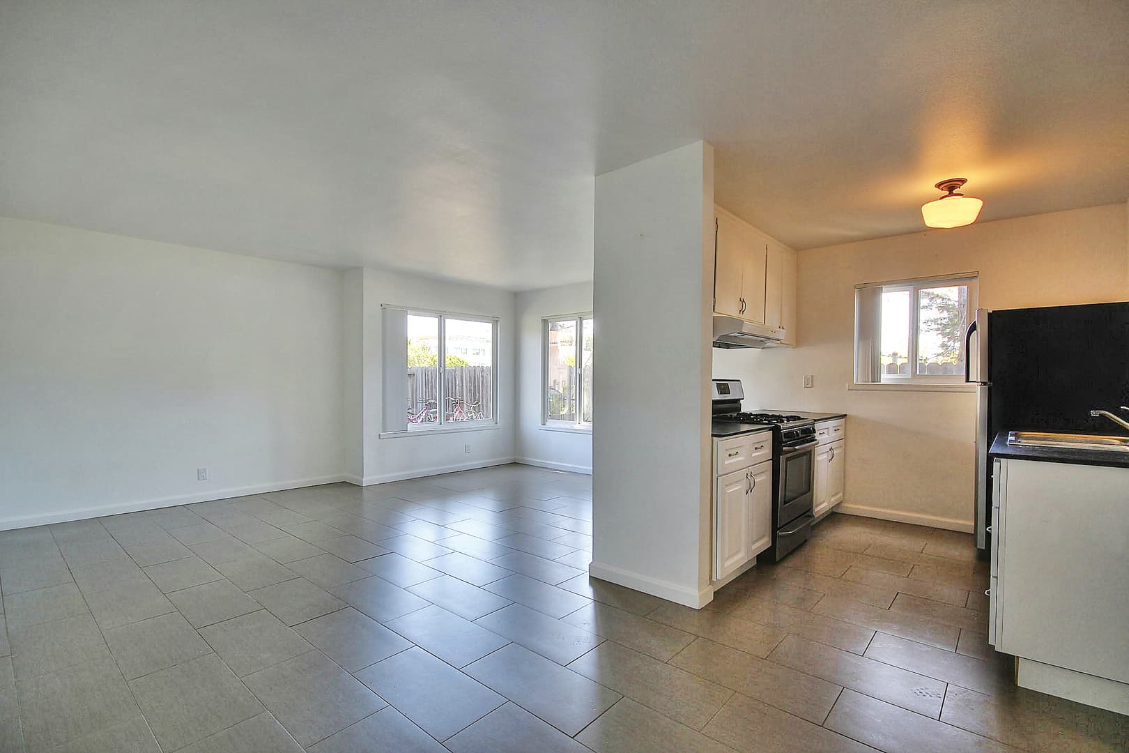 Goleta Apartment: 6503 Seville Road