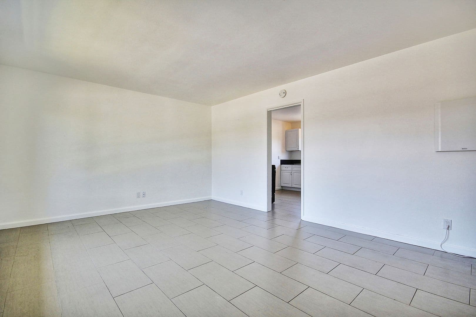 Goleta Apartment: 6587 Cordoba