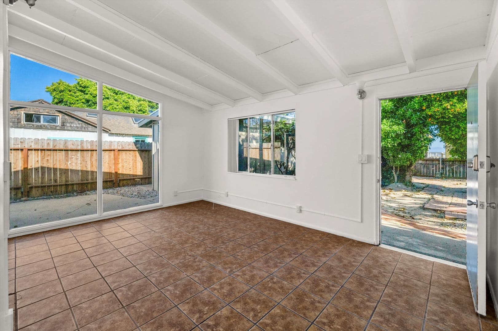 Goleta Apartment: 6648 Del Playa