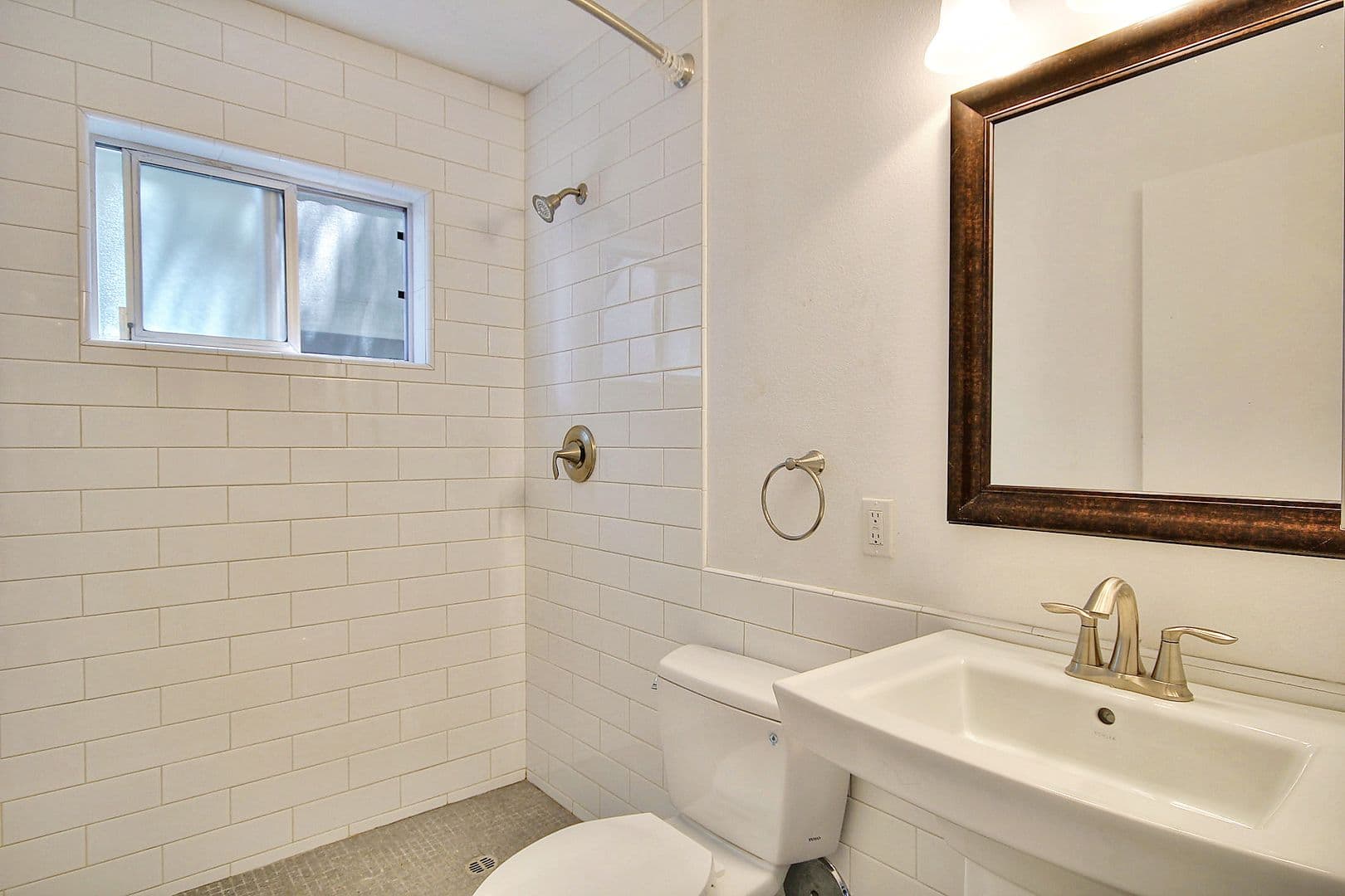 Goleta Apartment: 6519 Seville