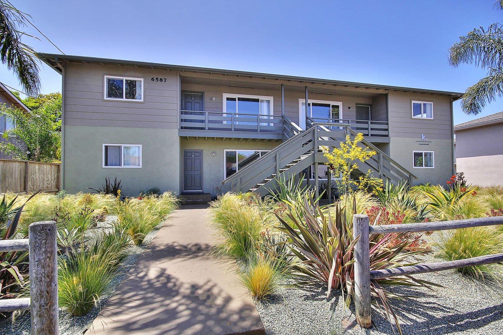 Goleta Apartment: 6587 Cordoba
