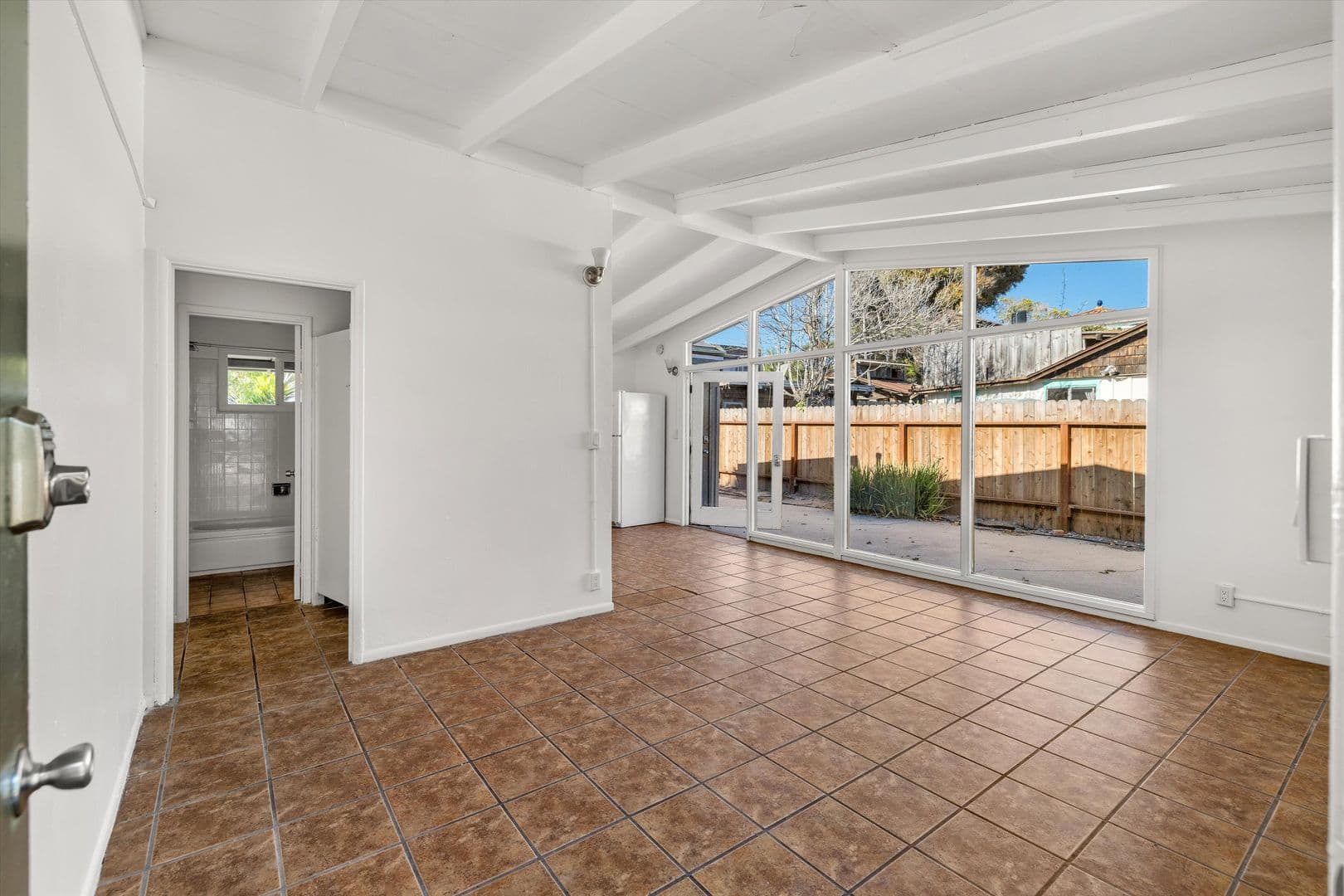 Goleta Apartment: 6648 Del Playa