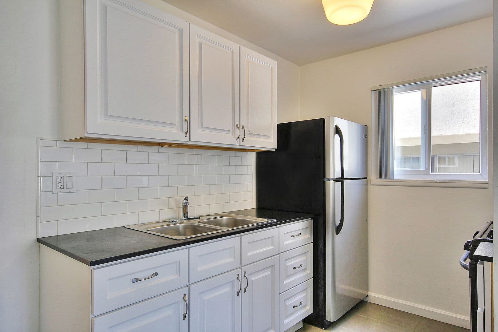 Goleta Apartment: 6503 Seville Road