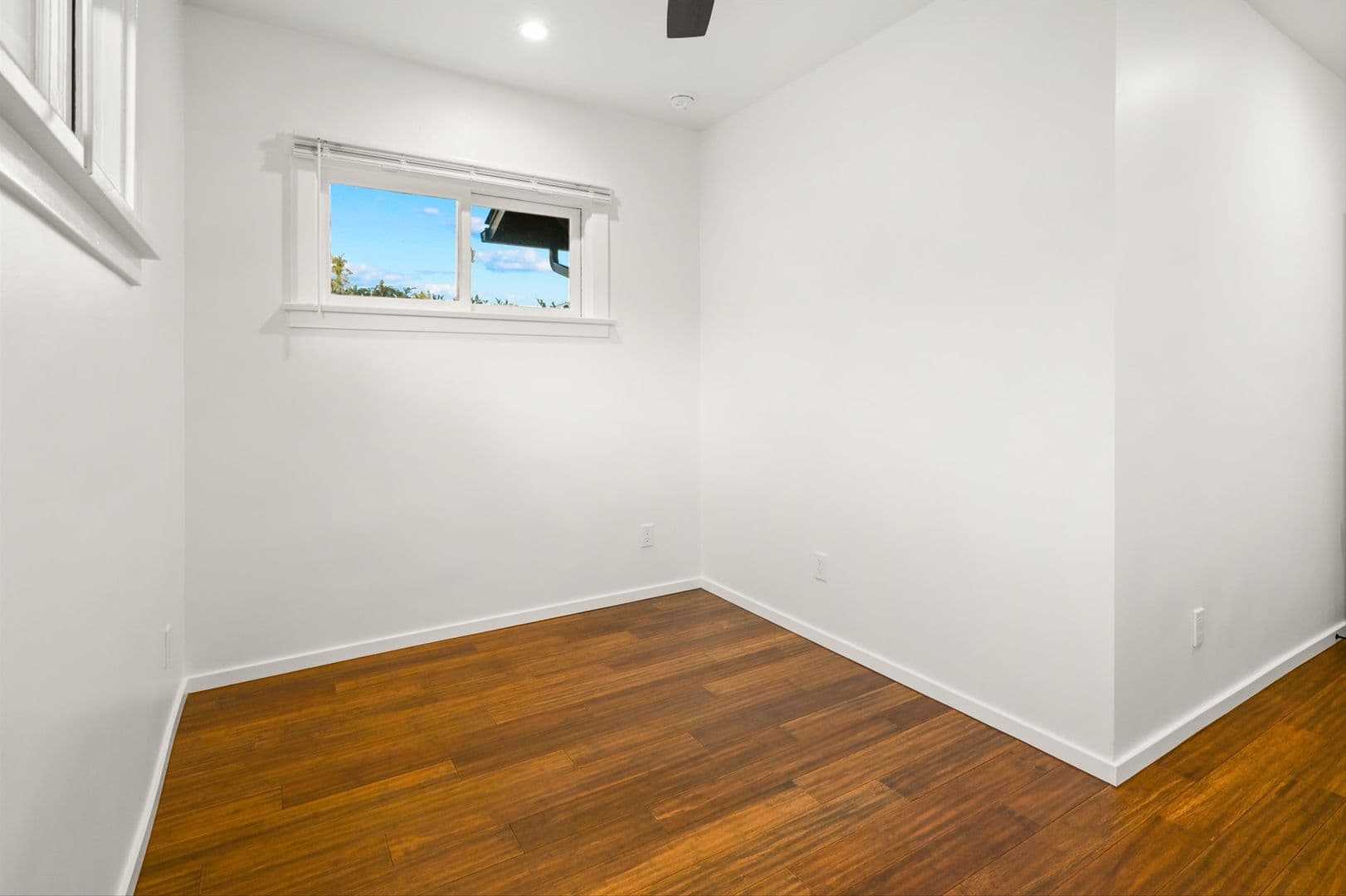 Santa Barbara Apartment: 1001 & 1003 Neil Park Avenue