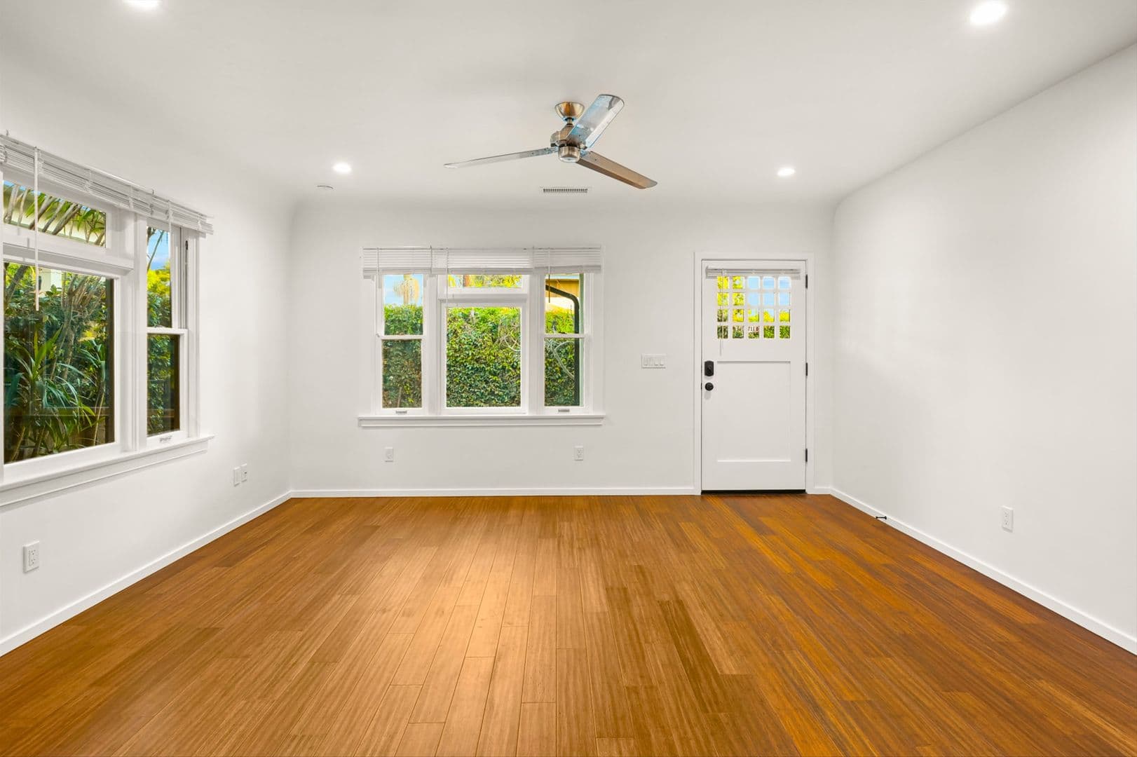 Santa Barbara Apartment: 1001 & 1003 Neil Park Avenue