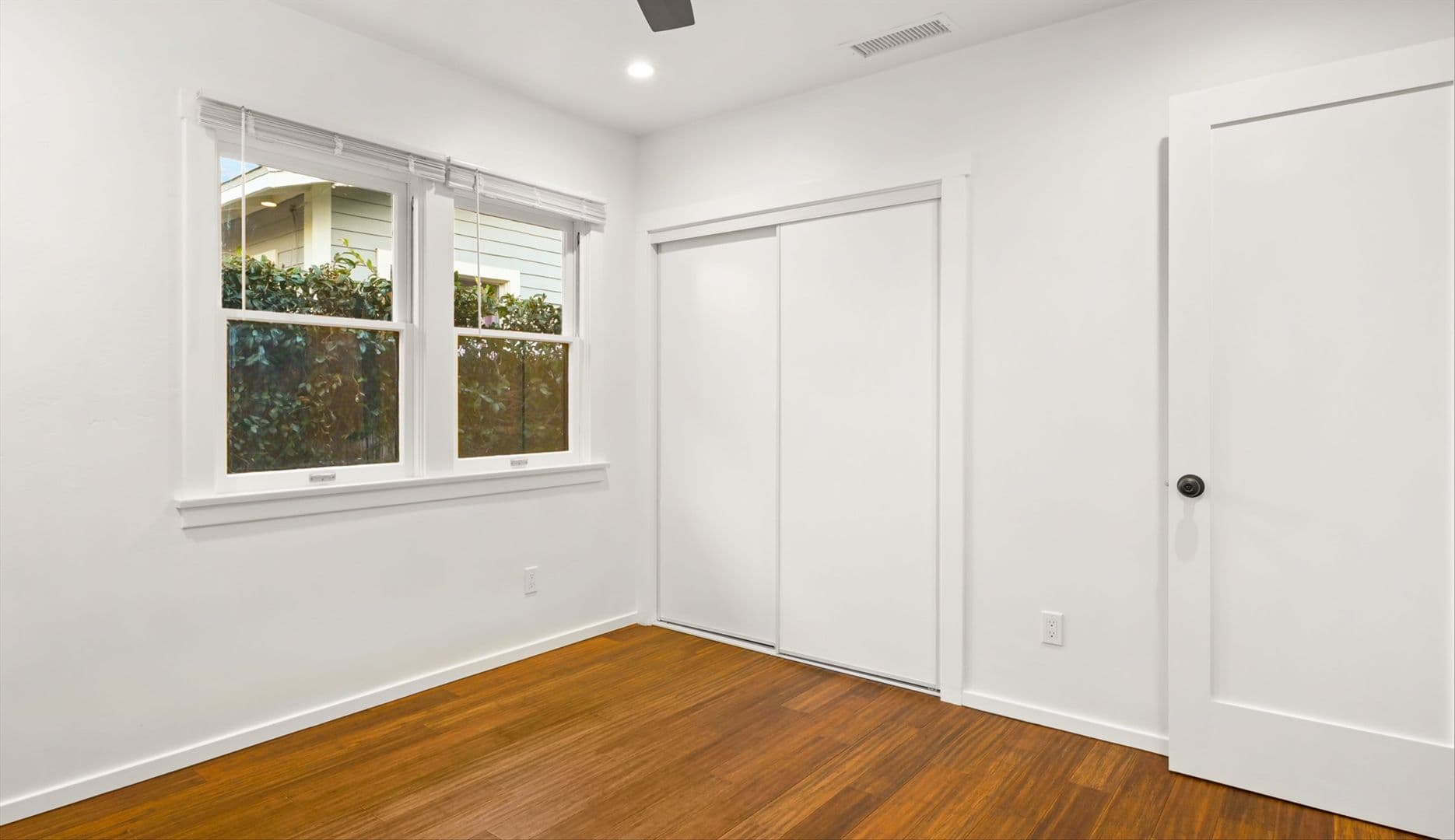 Santa Barbara Apartment: 1001 & 1003 Neil Park Avenue