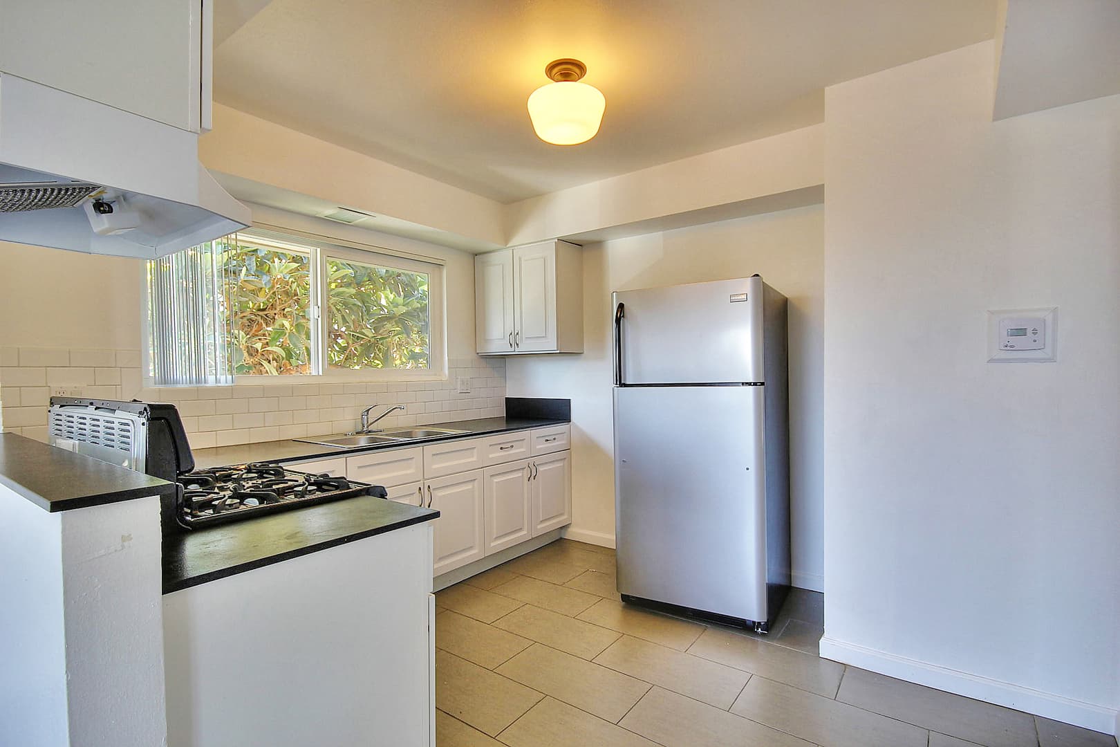 Goleta Apartment: 6584 Del Playa