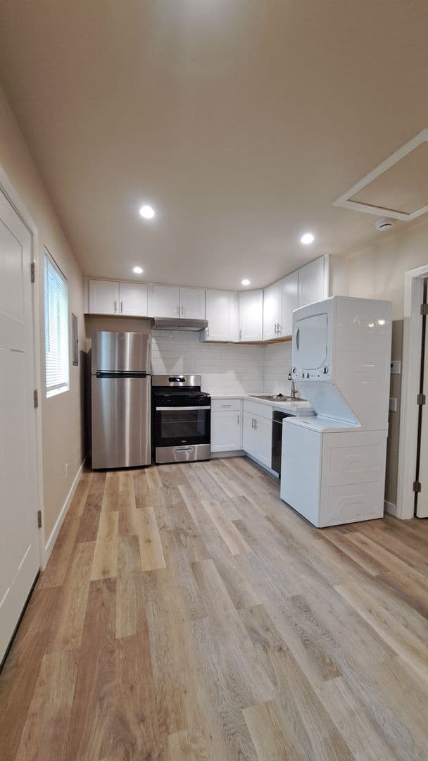 Goleta Apartment: 6587 Cordoba