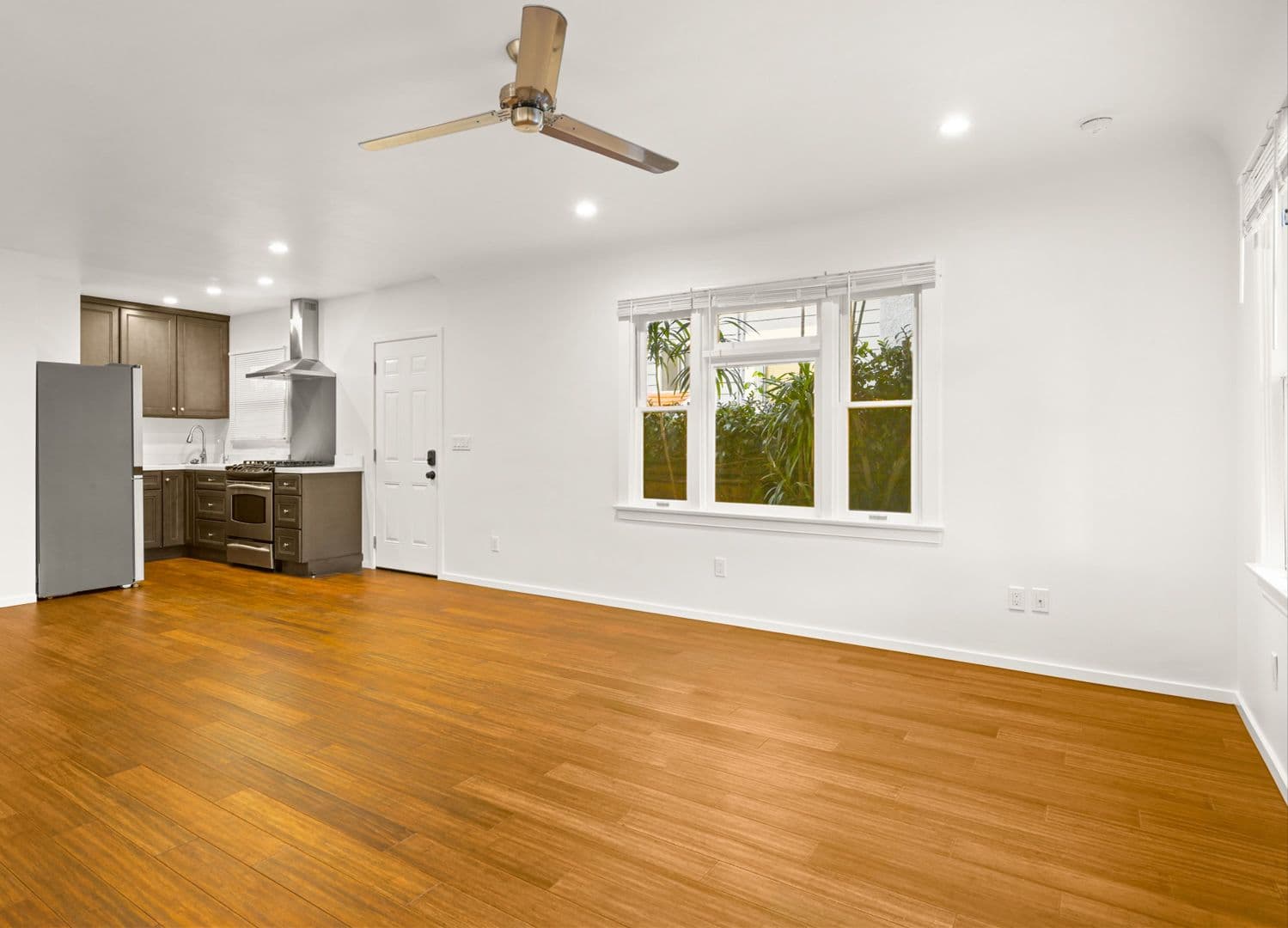 Santa Barbara Apartment: 1001 & 1003 Neil Park Avenue