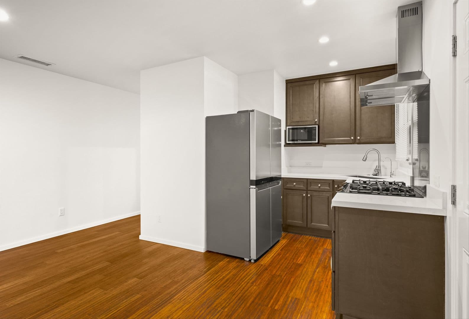 Santa Barbara Apartment: 1001 & 1003 Neil Park Avenue