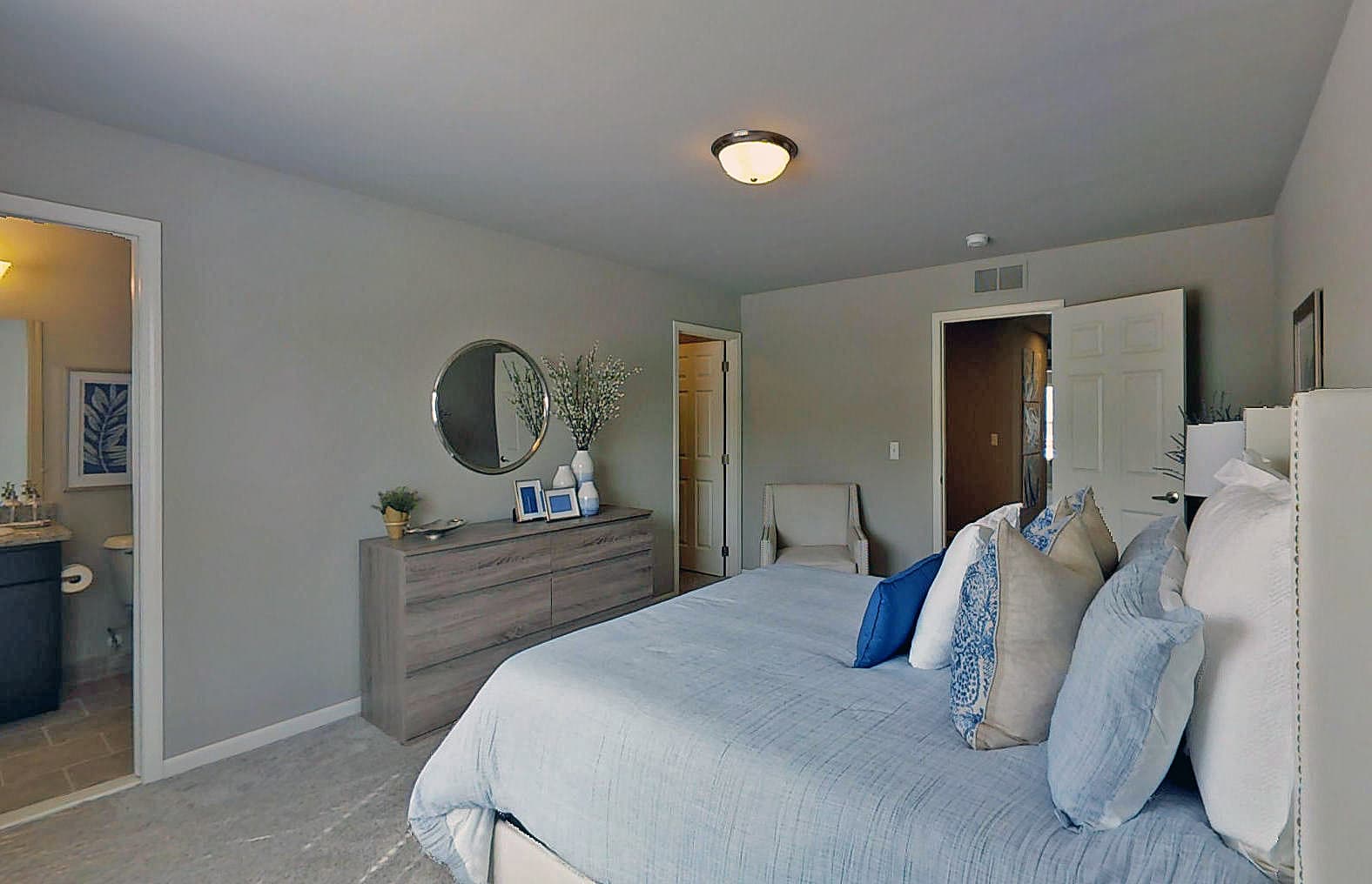 Auburn Hills Apartment: 3331 Antigua Drive