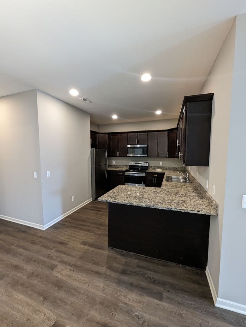 Sterling Heights Apartment: Bebernick Lane