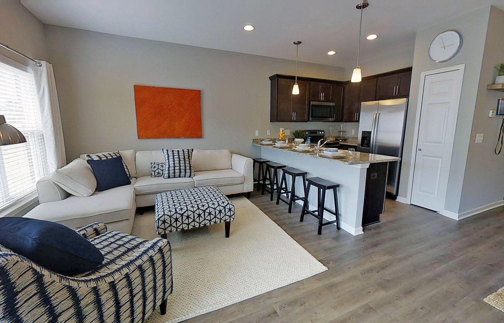 Auburn Hills Apartment: 3331 Antigua Drive