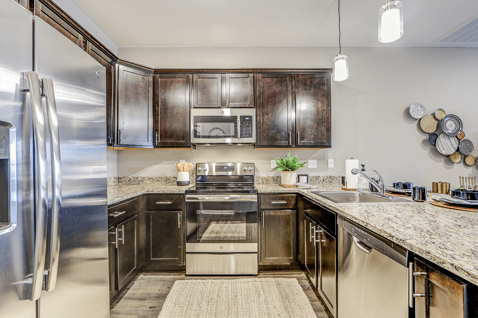 Washington Apartment: 7770 Newbury Blvd.