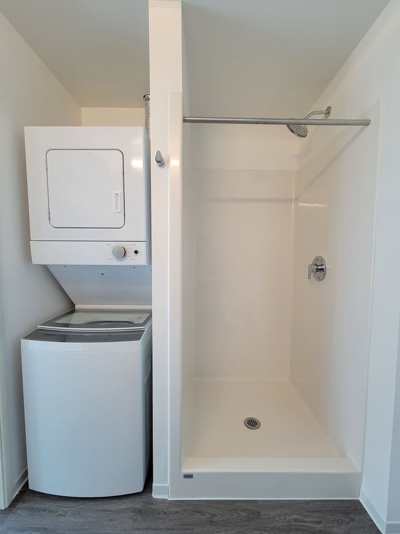 Seattle Apartment: 123 Bellevue Avenue East