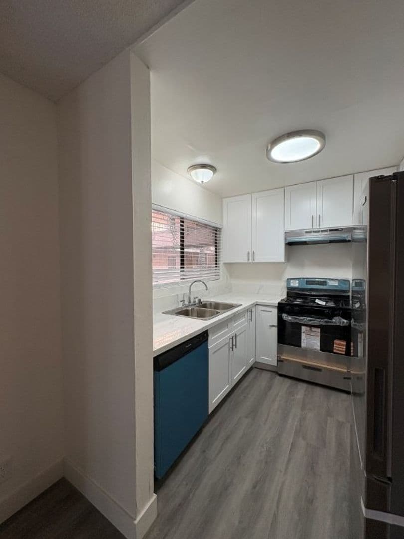 Van Nuys Apartment: Three Gardens
