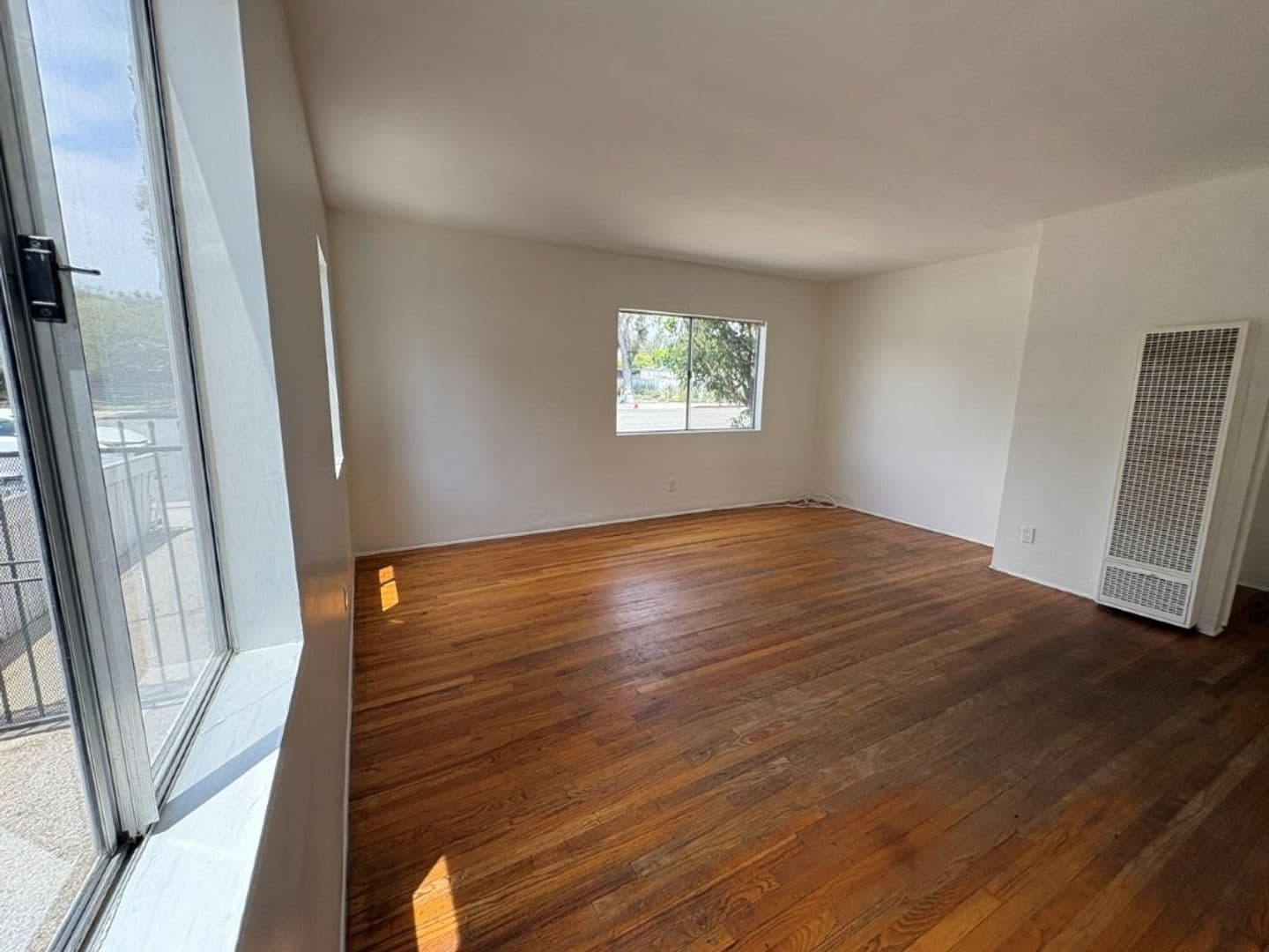 Valley Village Apartment: 4540 Laurel Canyon Blvd
