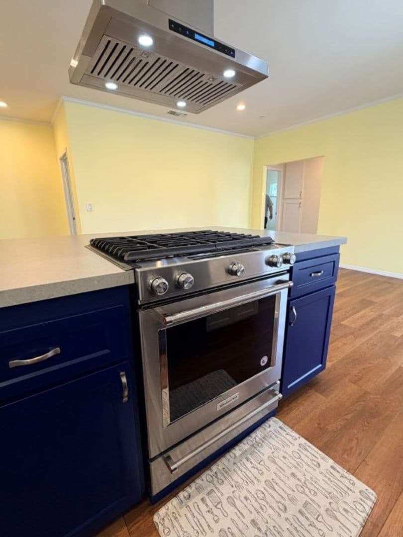 Sherman Oaks House: 4545 Vesper Avenue