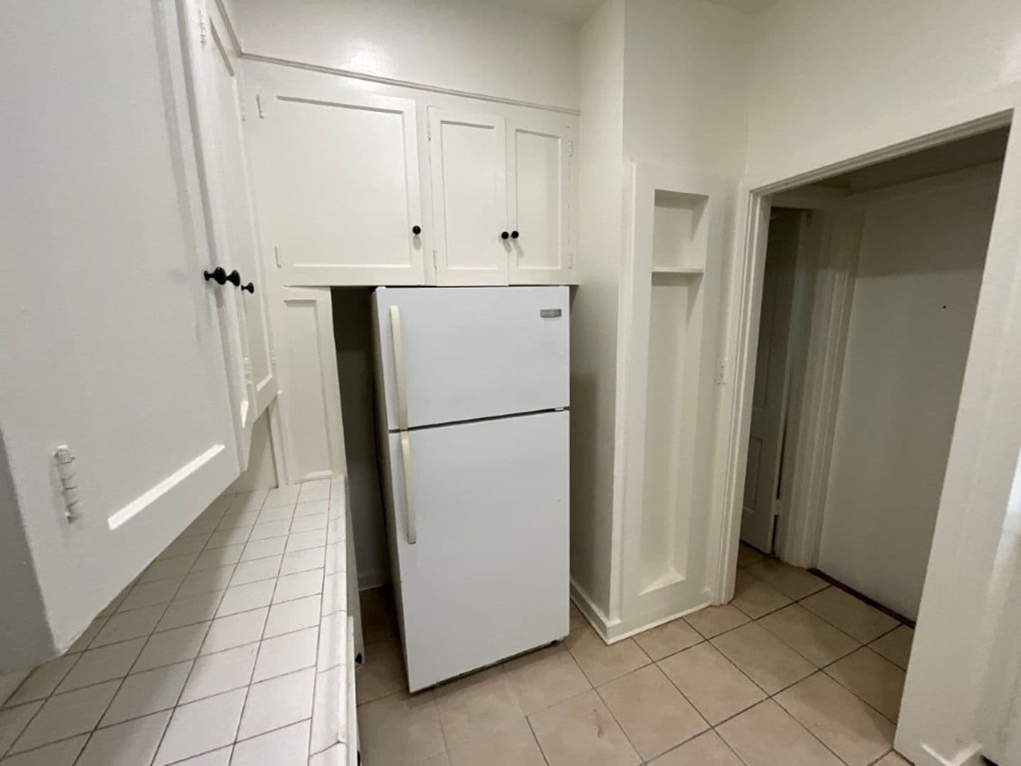 Beverly Hills Apartment: Roxbury Vista