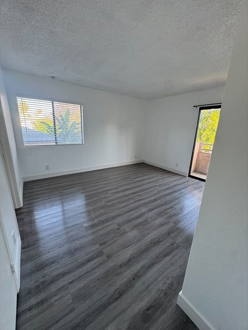 Van Nuys Apartment: Three Gardens
