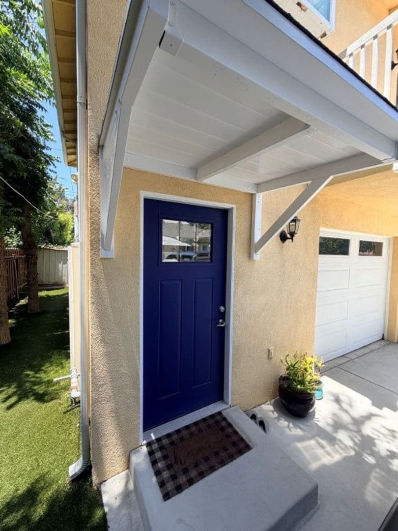 Sherman Oaks House: 4545 Vesper Avenue