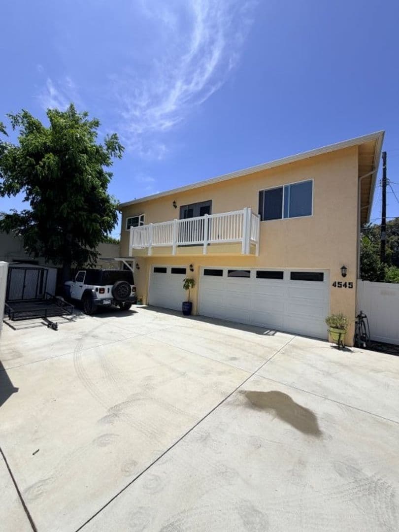 Sherman Oaks House: 4545 Vesper Avenue