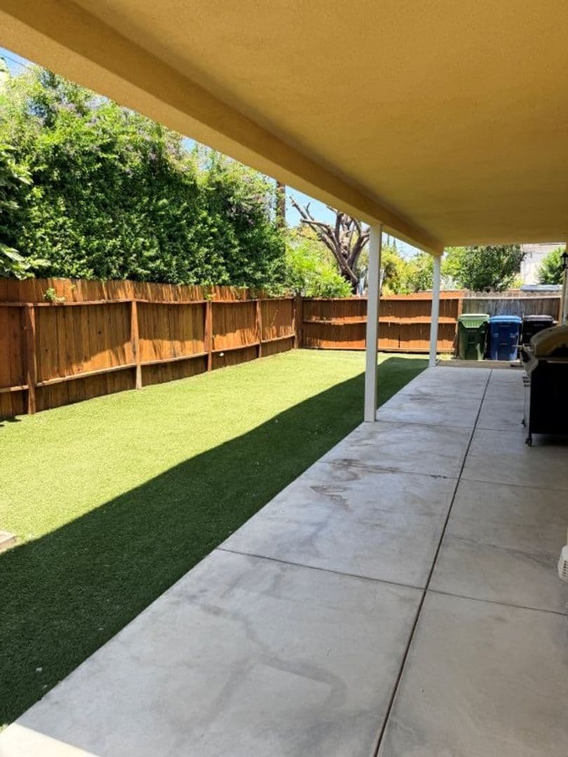 Sherman Oaks House: 4545 Vesper Avenue
