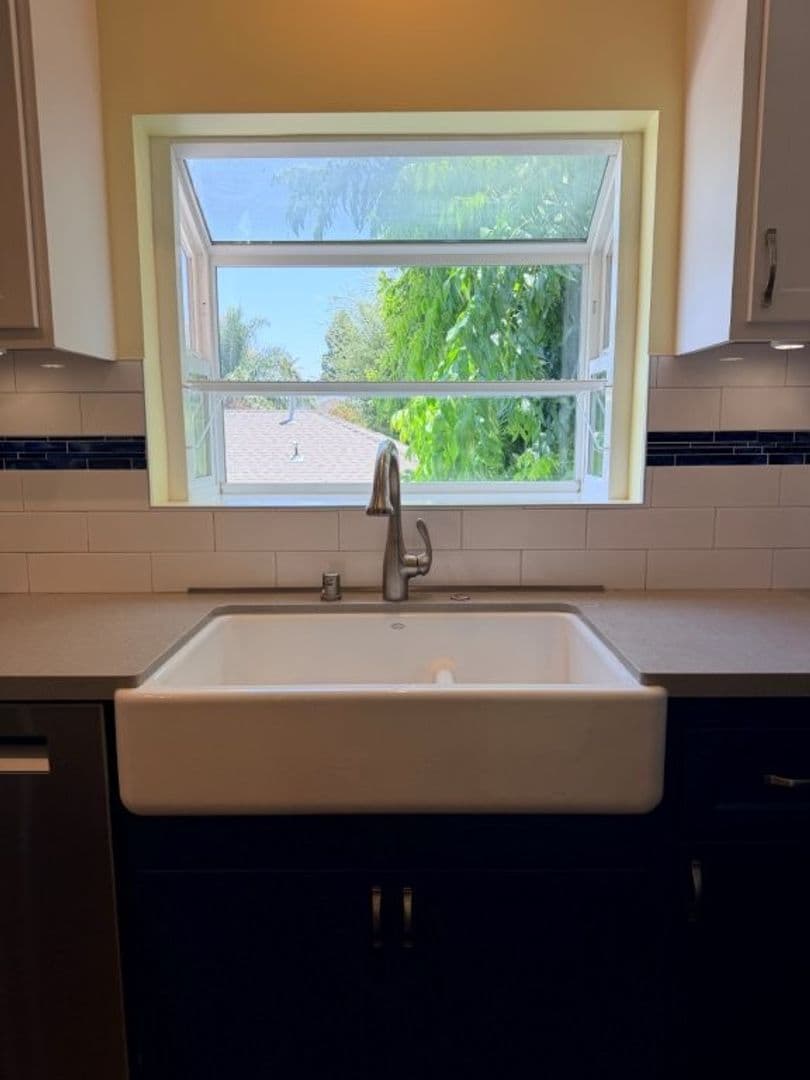 Sherman Oaks House: 4545 Vesper Avenue