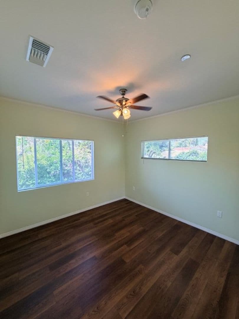 Sherman Oaks House: 4545 Vesper Avenue