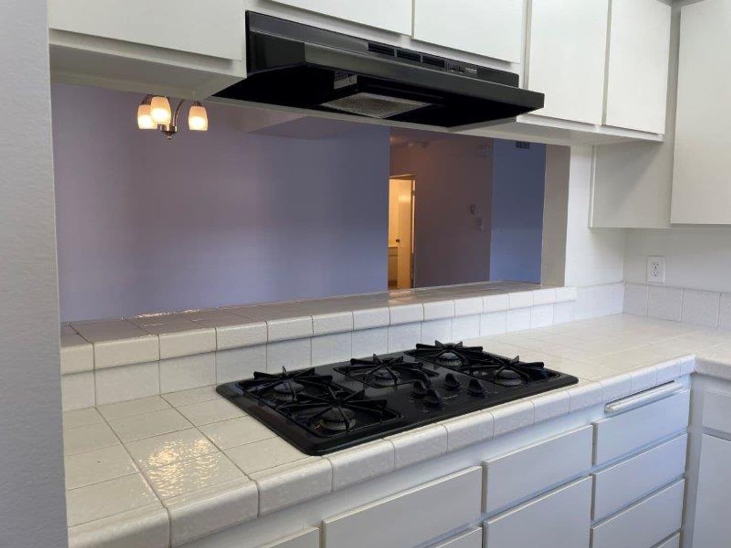 Los Angeles Apartment: Chateau Montclair