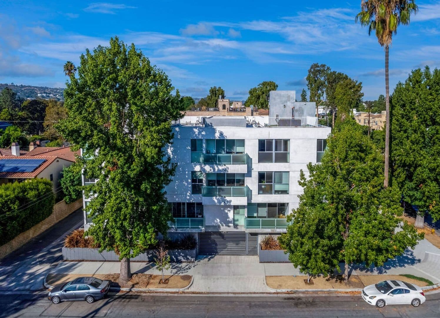 Studio City Apartment: 12602 Moorpark Street