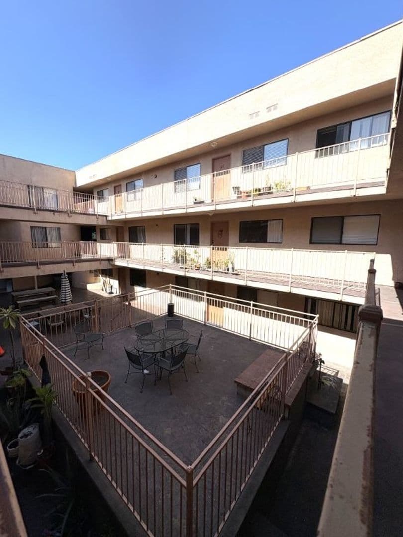 Van Nuys Apartment: Three Gardens