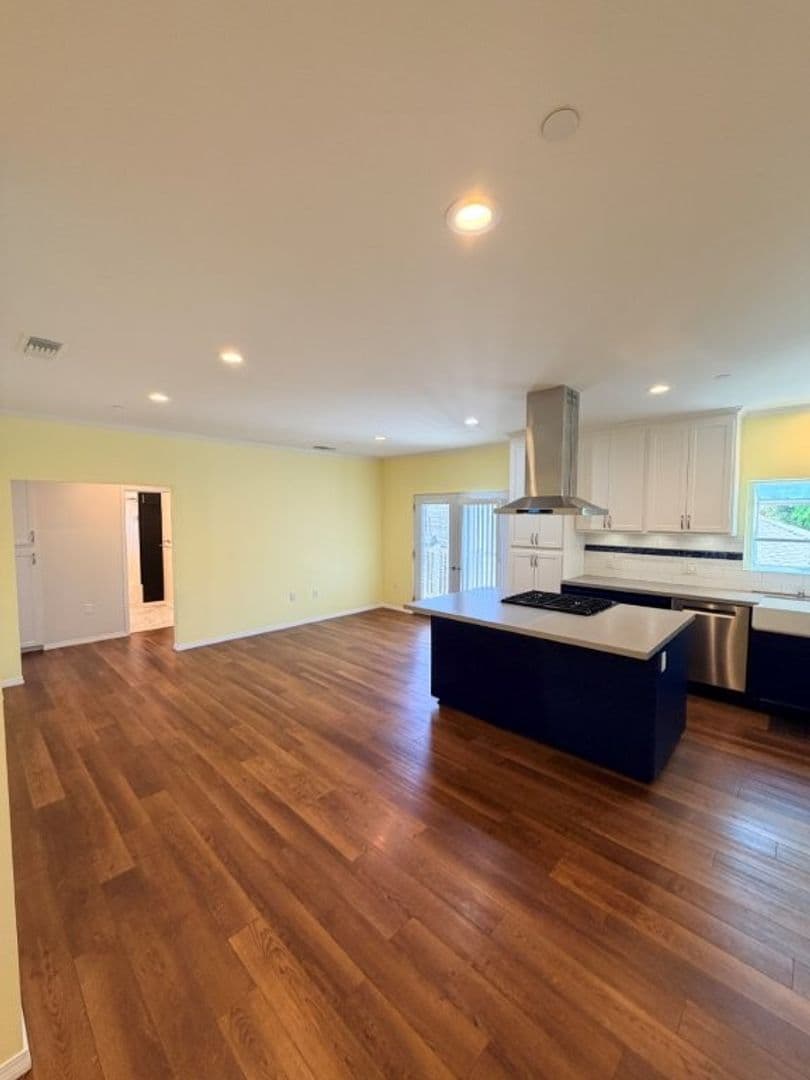 Sherman Oaks House: 4545 Vesper Avenue