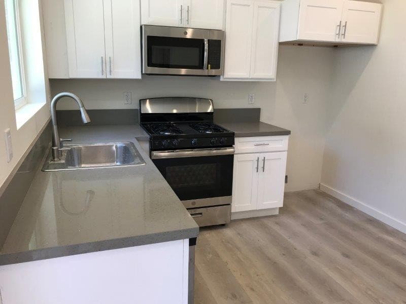 Reseda Apartment: 18556 - 18558 Hart Street