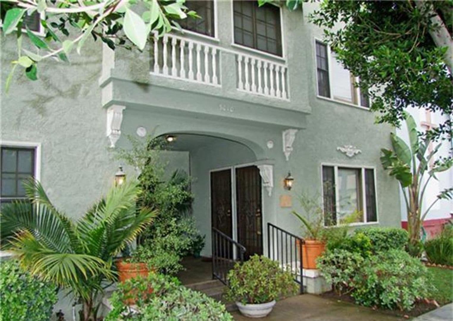 Long Beach Apartment: 3010 E. 3rd St.