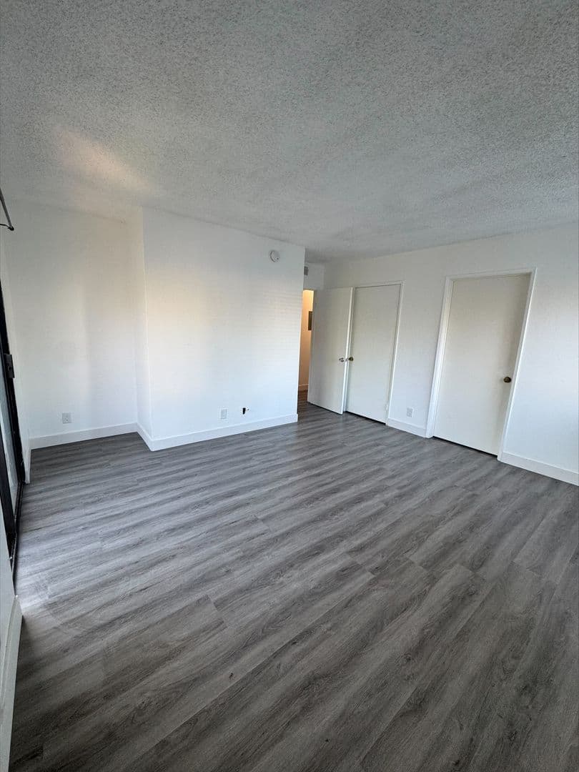 Van Nuys Apartment: Three Gardens