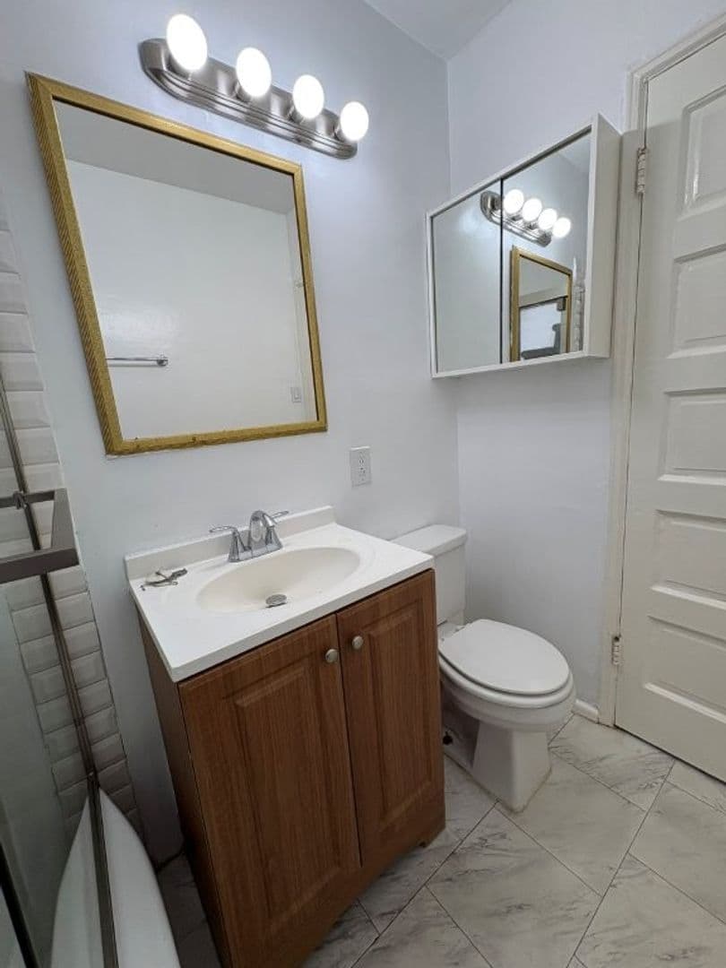Valley Village Apartment: 4540 Laurel Canyon Blvd