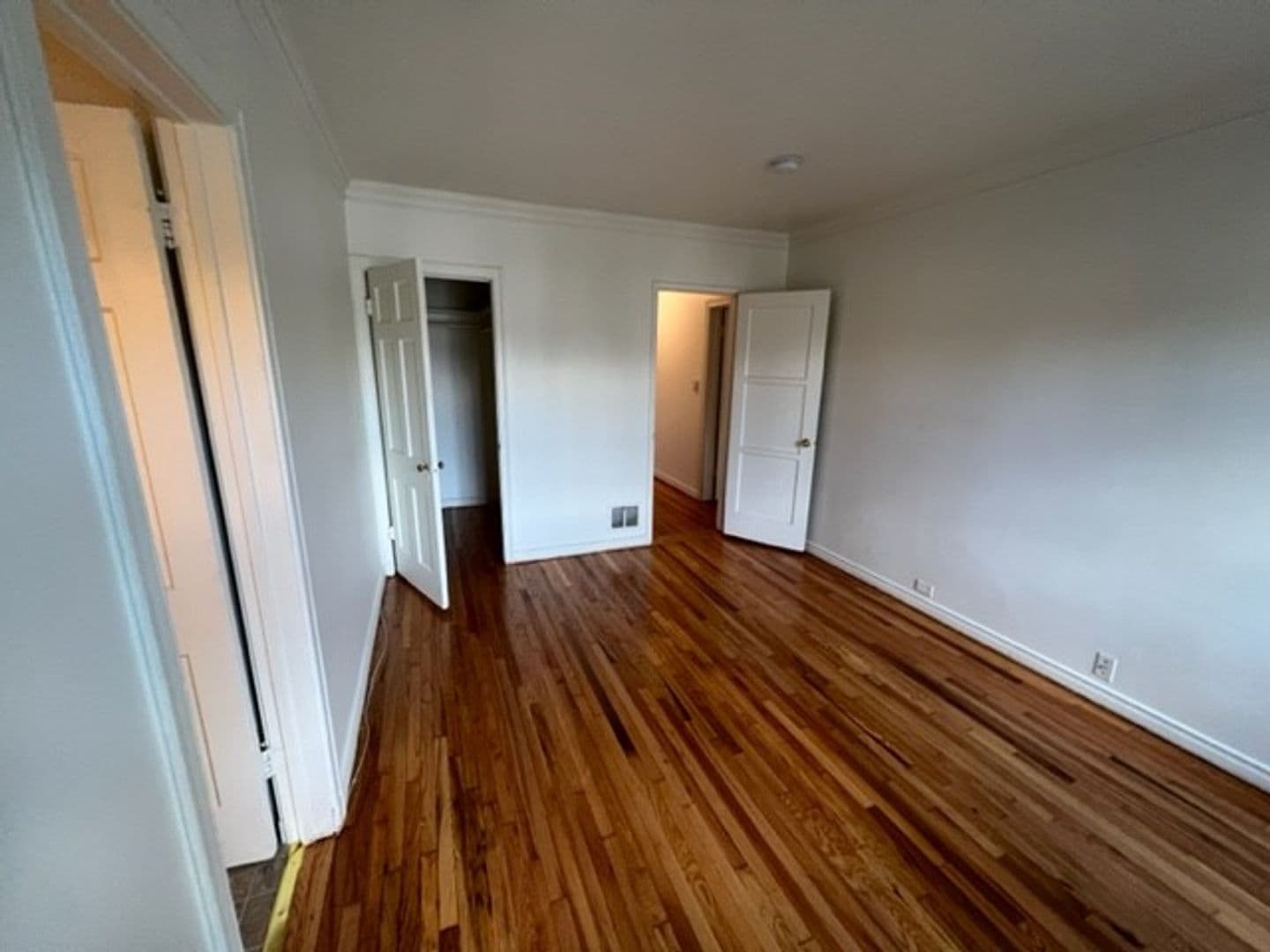 Beverly Hills Apartment: Roxbury Plaza