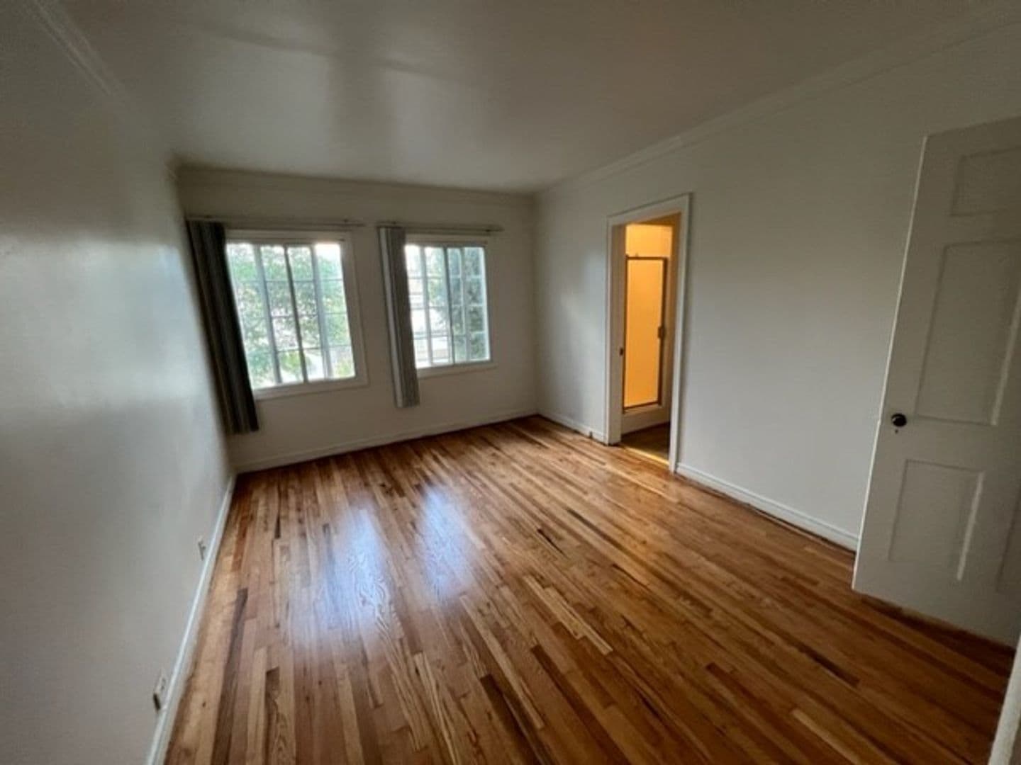 Beverly Hills Apartment: Roxbury Plaza