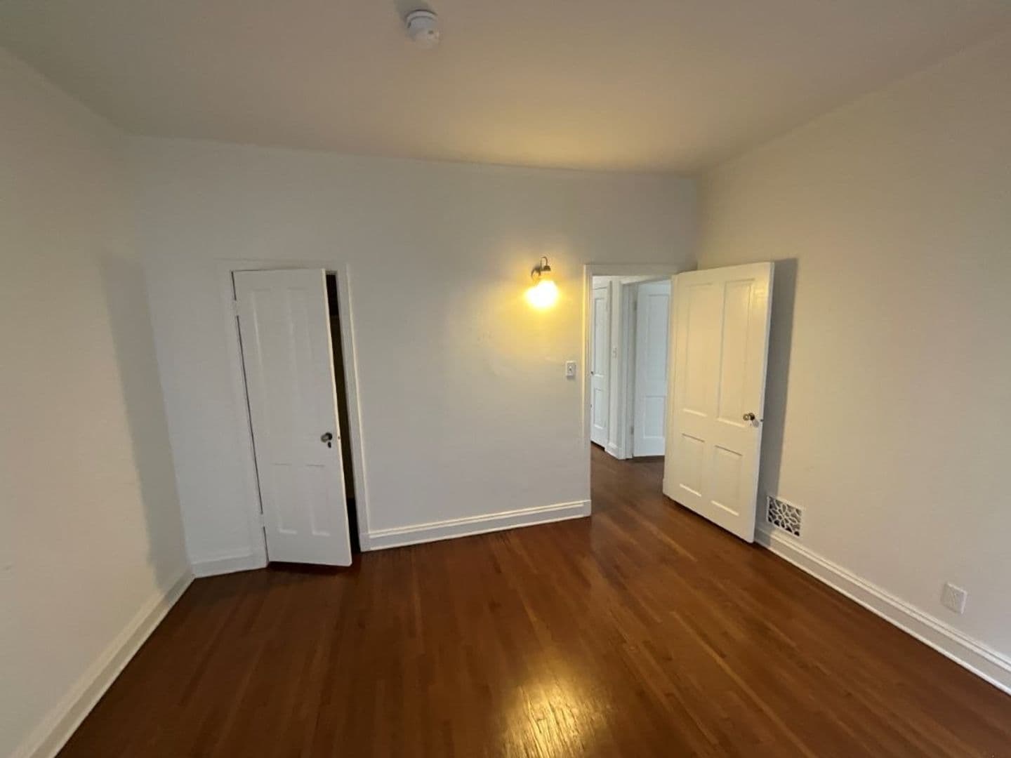 Beverly Hills Apartment: Roxbury Vista