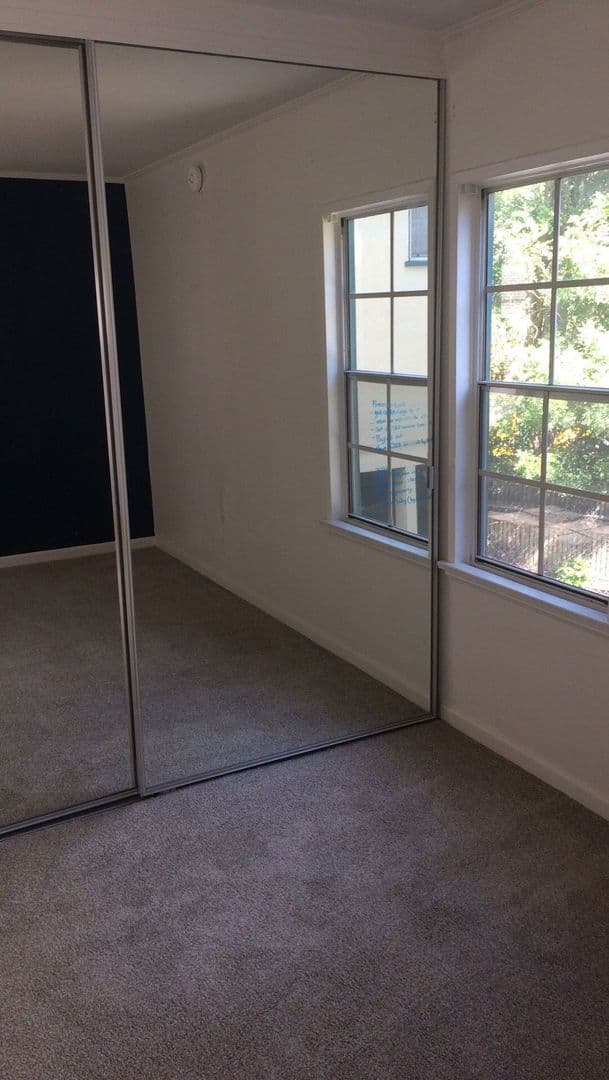 Los Angeles Apartment: Brentwood Colonial